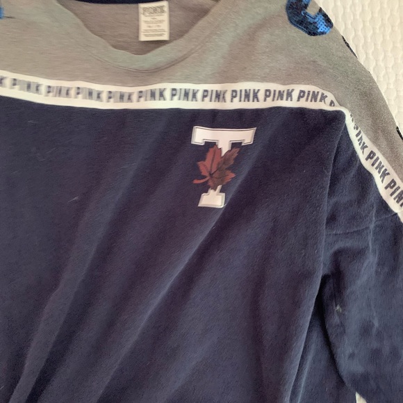 U of T Sweater - Picture 2 of 5